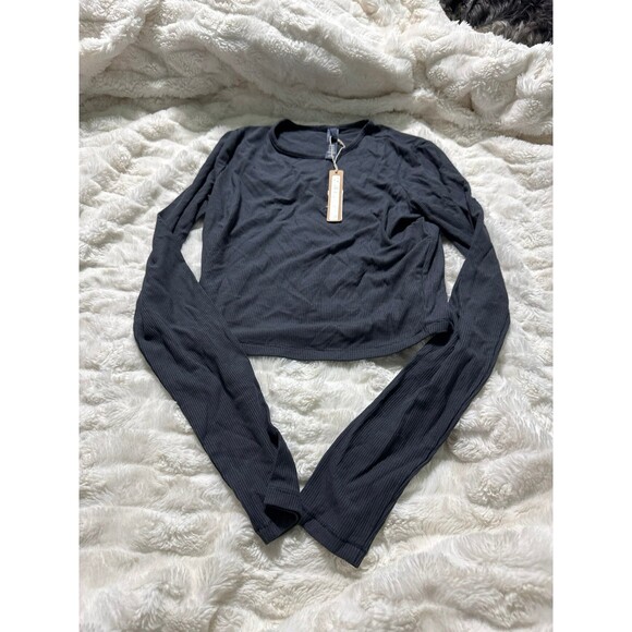 Skims Soft Lounge Crop Long Sleeve Shirt - Picture 4 of 8